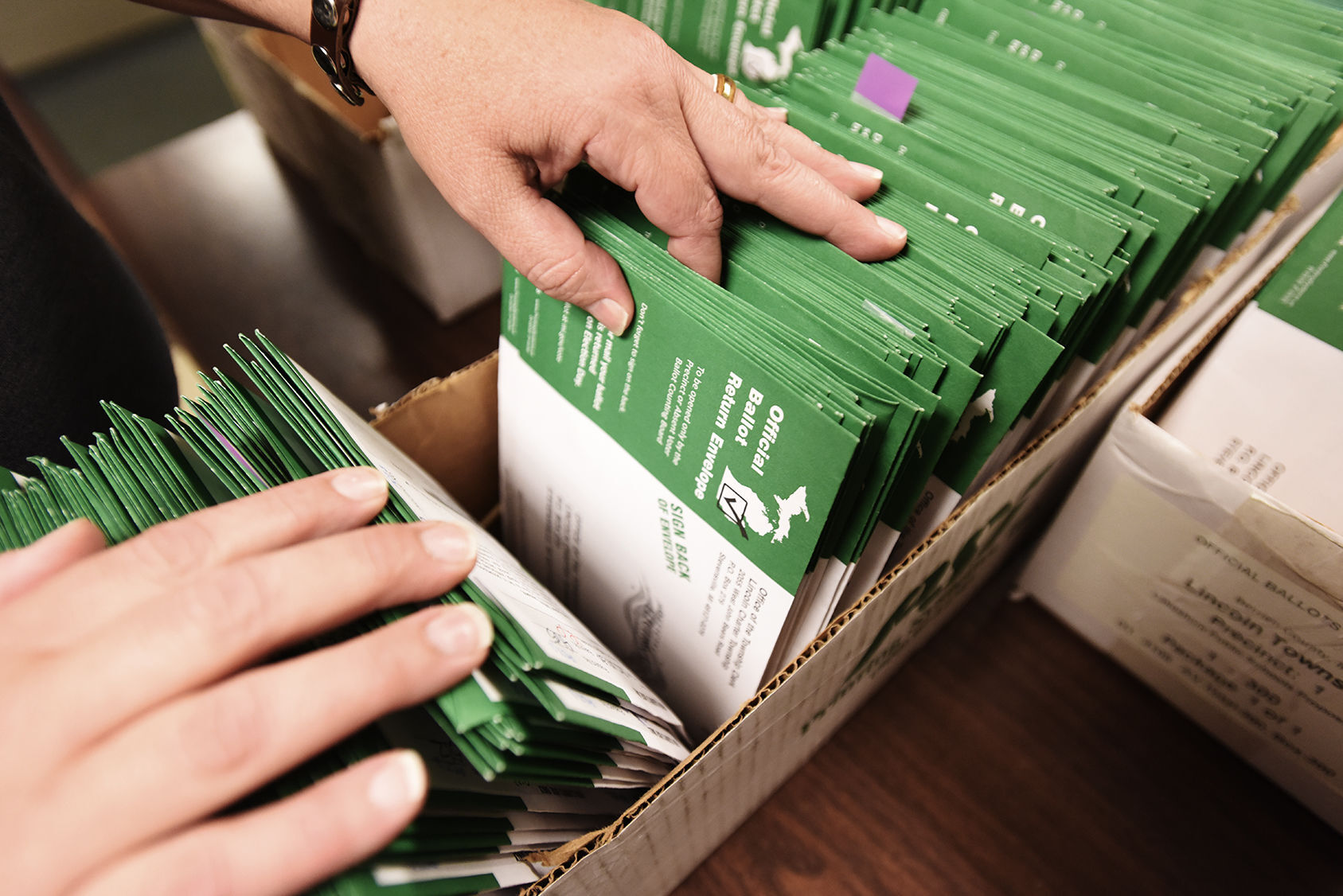 200725-HP-absentee-voting2-photo.jpg